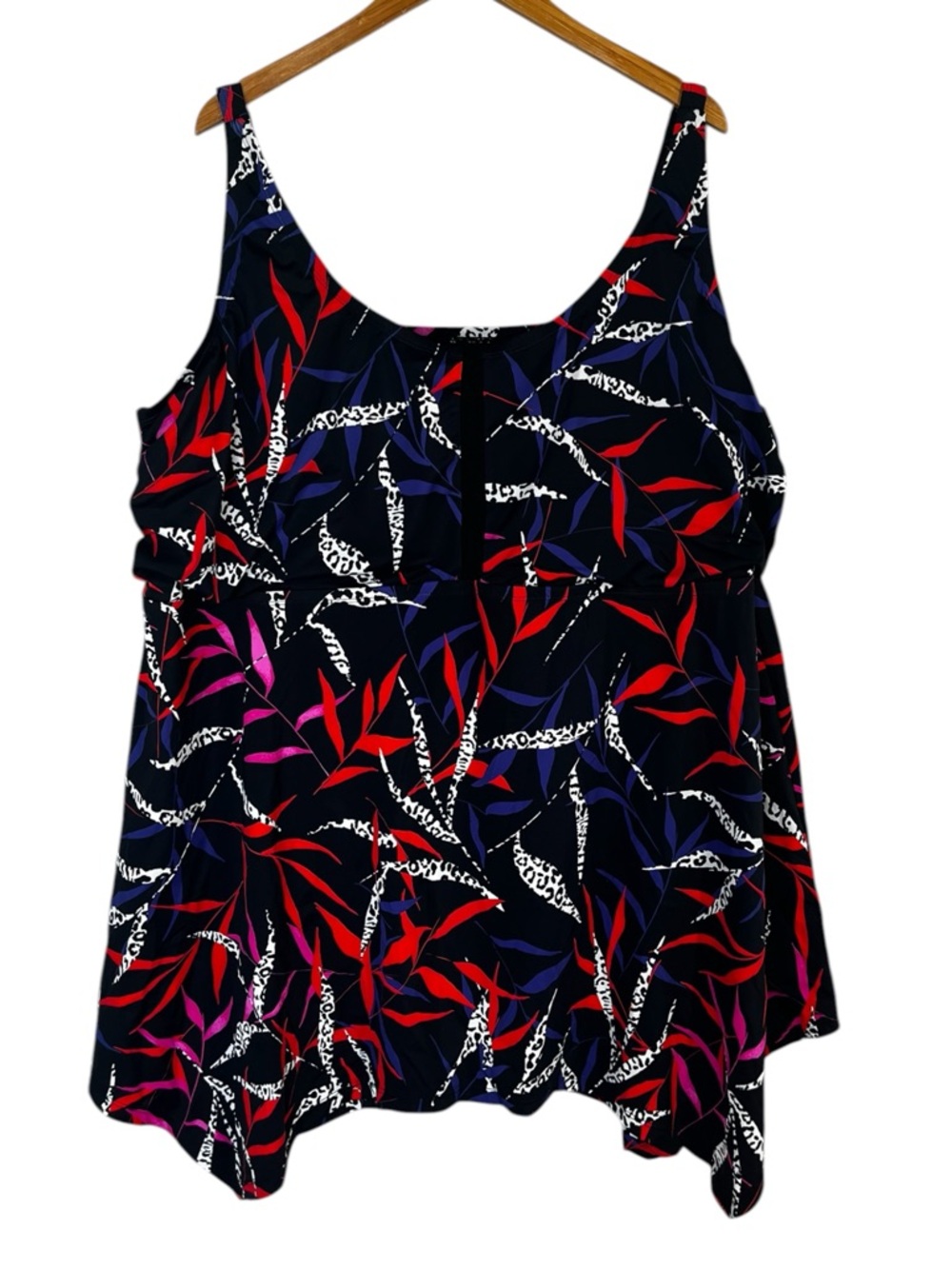 NWT Swimsuits For All Swim 365 tankini top in Multi Color Size 34